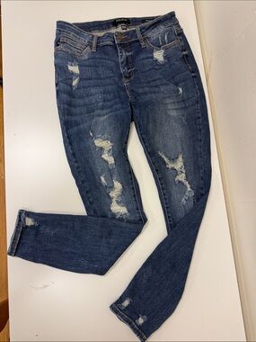 Judy Blue..  Distressed Dark Blue Women’s Skinny Jeans